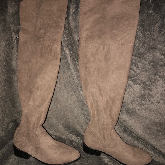 Knee High Boots - Picture 4 of 4